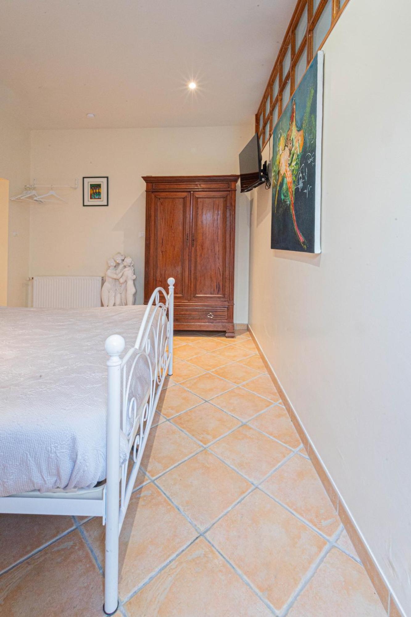 Villa Les Mimosas - 3 Chambres D'Hotes Plassac  外观 照片