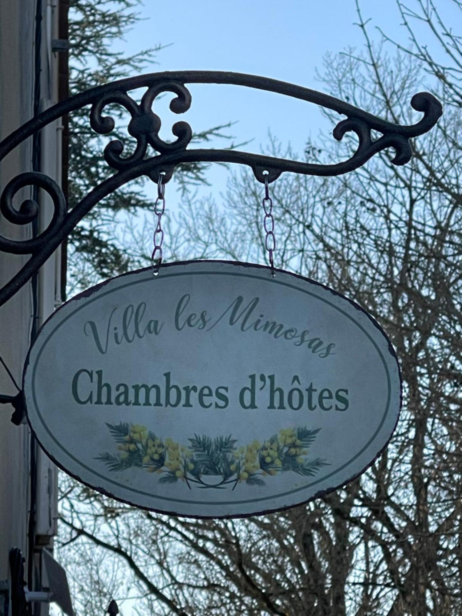 Villa Les Mimosas - 3 Chambres D'Hotes Plassac  外观 照片